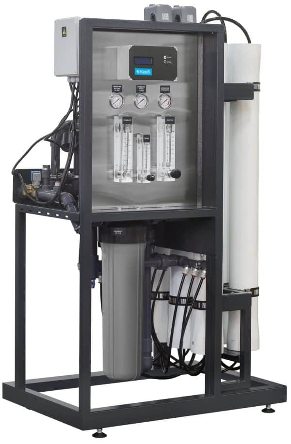 Efficient water filtration system with advanced gauges and filters, ideal for industrial and commercial water treatment applications.