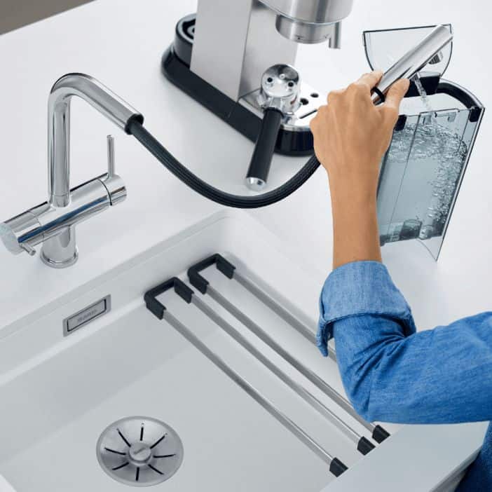 High-quality laboratory water filtration system with advanced filter technology, ensuring pure water for scientific experiments and laboratory needs. Ideal for research & clinical applications.